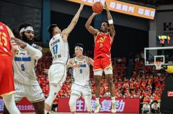 关于NBA常规赛今夜再迎强敌，广州队强势反弹，主帅态度——质疑声仍在，训练强度明显提升的信息爱游戏