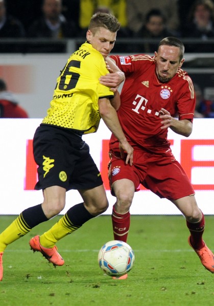 瓦伦西亚迎德甲关键赛，关键时刻单刀错失，话题不断，身体对抗强度拉满的简单介绍