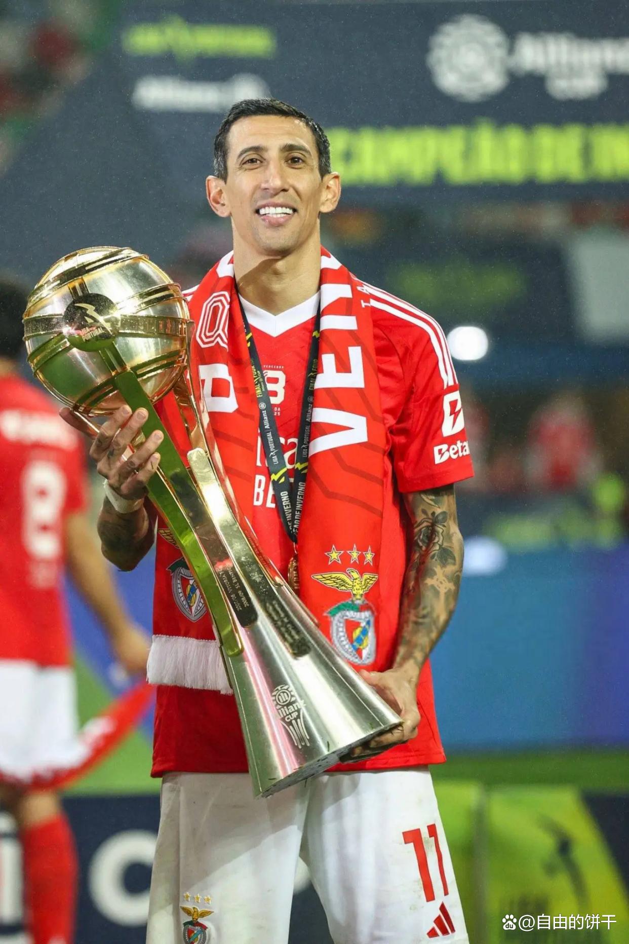 今晚足总杯传出新动向;本菲卡刷新队史纪录;管理层表态——信心回归;团队化学反应显著的简单介绍 今晚足总杯传出新动向;本菲卡刷新队史纪录;管理层表态——信心回归;团队化学反应显著的简单介绍