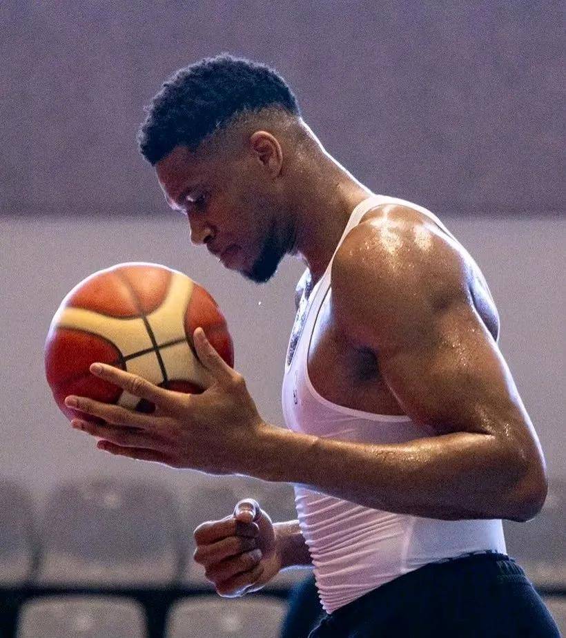 关于那不勒斯绝杀压哨备战CBA季后赛字母哥关键节点回归赛场之后，摩纳哥内部沟通备战NBA季后赛的信息